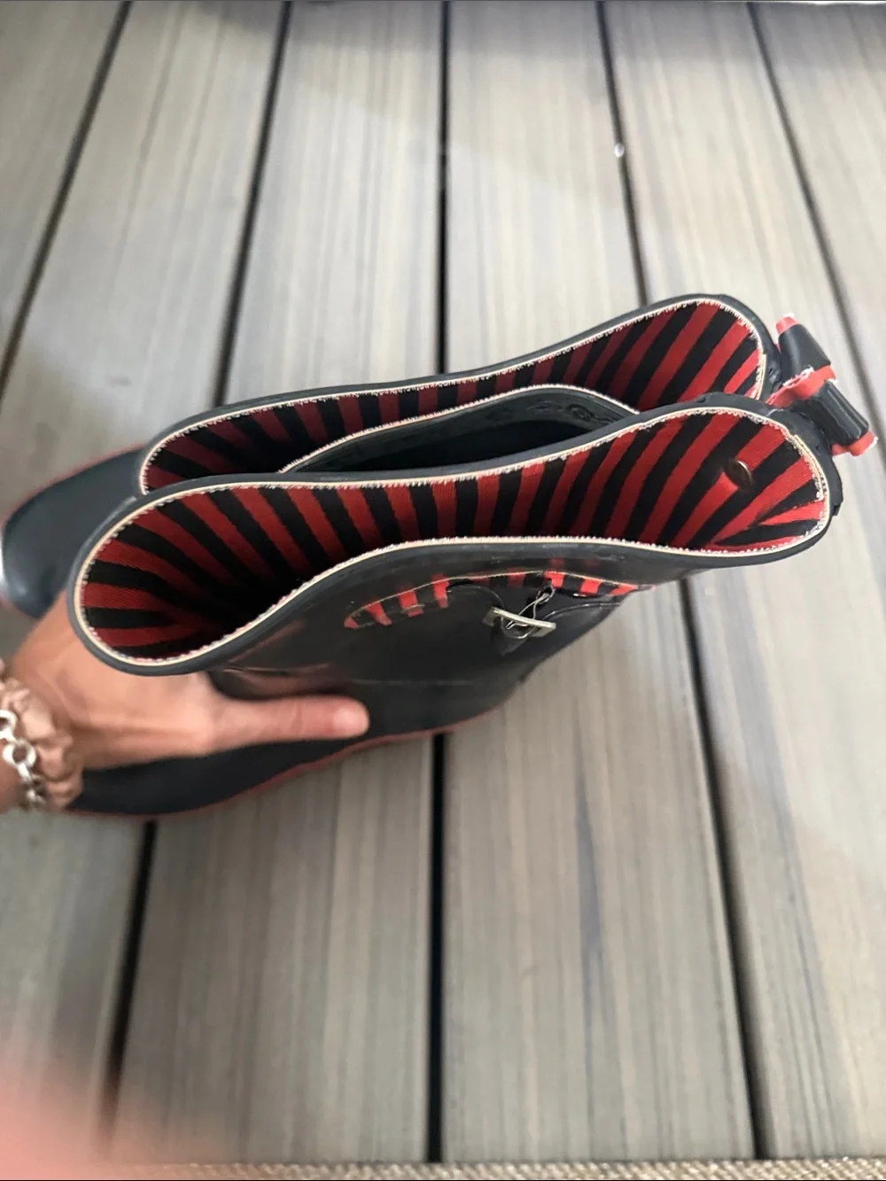 Hunter sleek black